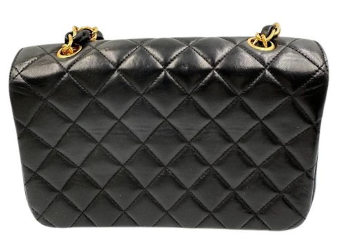 Borsa a tracolla Chanel Matelassé 18 Nero - vista 2
