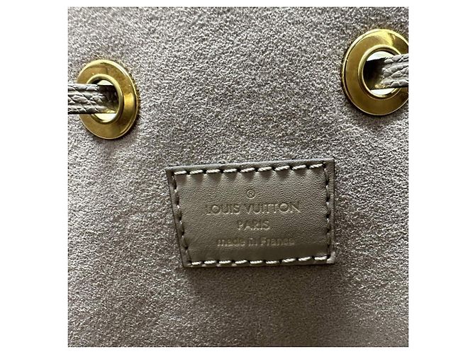 Néonoé Louis Vuitton NeoNoe MM M45555 Bicolor Monogram Empreinte Shoulder Bag - vista 6