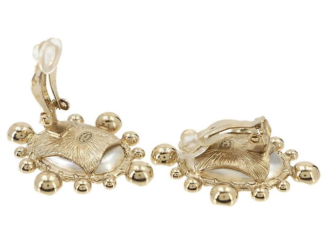 Brincos Chanel Coco Mark de pérolas falsas e strass Branco Dourado - vista 4