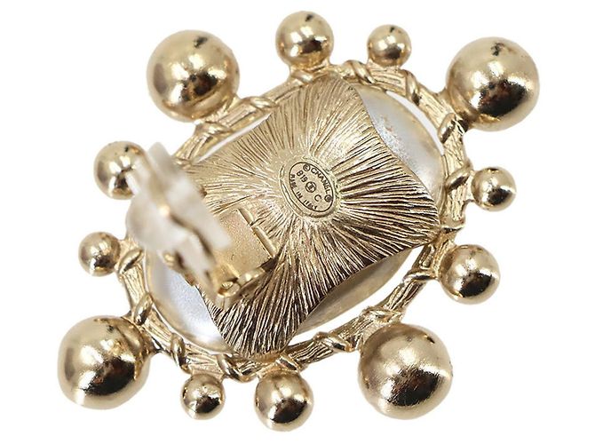 Brincos Chanel Coco Mark de pérolas falsas e strass Branco Dourado - vista 5