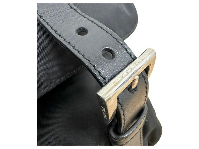 Prada BT6671 Schultertasche aus schwarzem Nylon - Ansicht 10