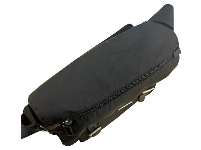 Prada BT6671 Schultertasche aus schwarzem Nylon - Ansicht 5