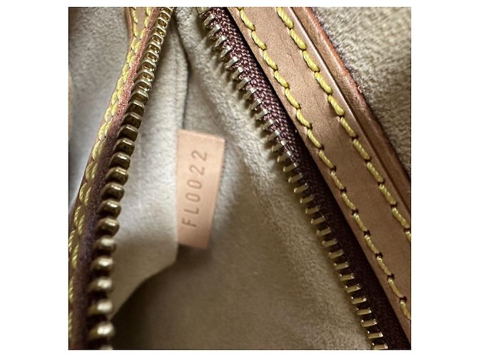 Borsa a tracolla Louis Vuitton Monogram Looping MM Marrone - vista 8