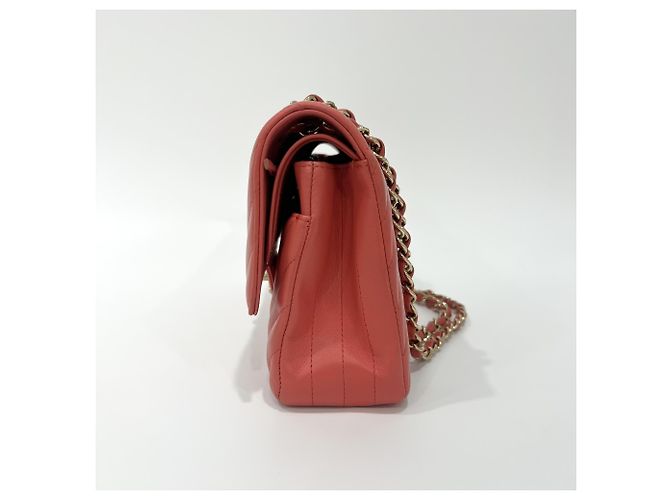 Chanel Classic Double Flap Chevron Lambskin Medium Rosso - vista 3