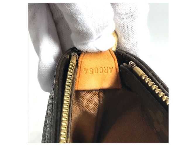 Borsa Cabas Alto Monogram Louis Vuitton Marrone - vista 18