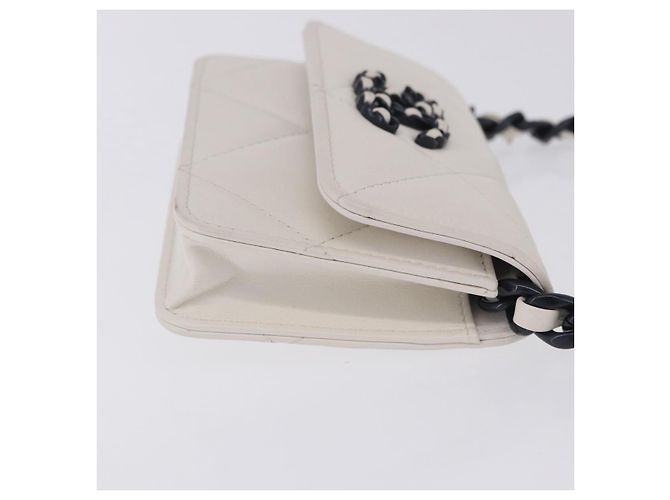 Ceinture Porte-monnaie à rabat Chanel 19 en agneau matelassé Blanc - vue 3