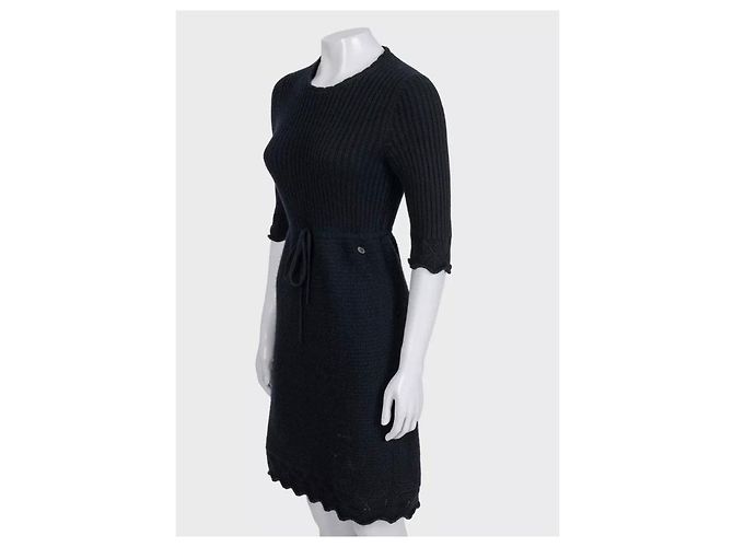 Timeless Chanel schwarzes Kleid mit Gürtel aus 100% Cashmere - FR 36 / S gebraucht - Ansicht 2