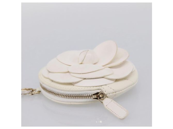 Clutch Rotonda Chanel Camellia con Catena in Pelle d'Agnello Bianco - vista 3