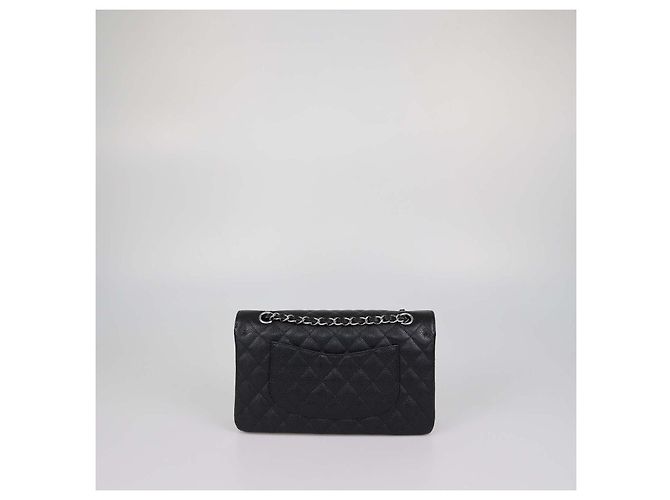 Borsa Chanel Medium Classic Double Flap in pelle caviar matelassé nera Nero - vista 3