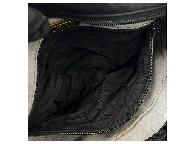 Borsa a tracolla Loewe Vintage Anagram Logo in pelle Nappa Nero - vista 10