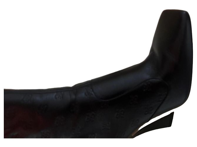 Fendi Lederstiefel Schwarz mit Monogramm - Ansicht 2