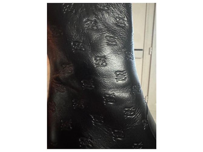 Fendi Lederstiefel Schwarz mit Monogramm - Ansicht 4