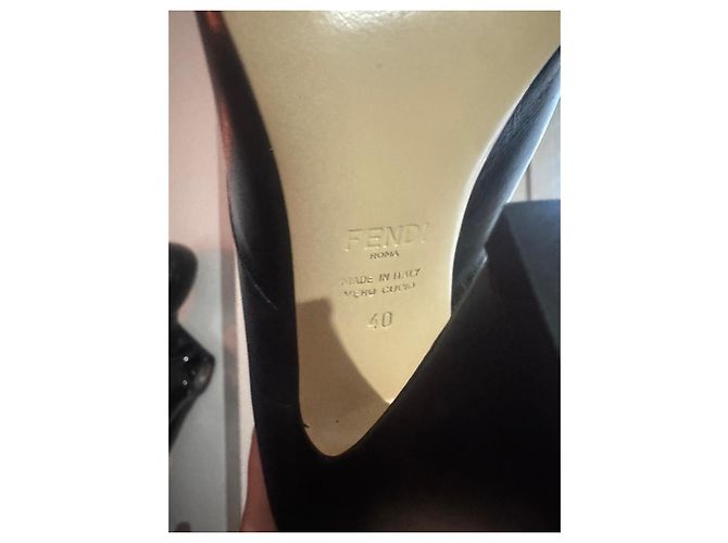 Fendi Lederstiefel Schwarz mit Monogramm - Ansicht 7