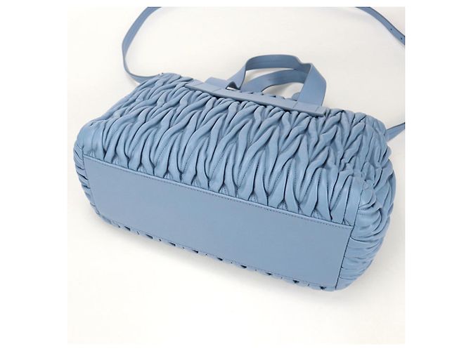 Borsa Tote Miu Miu in pelle di agnello blu - vista 2