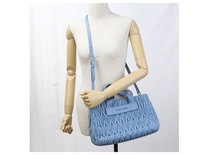 Borsa Tote Miu Miu in pelle di agnello blu - vista 8