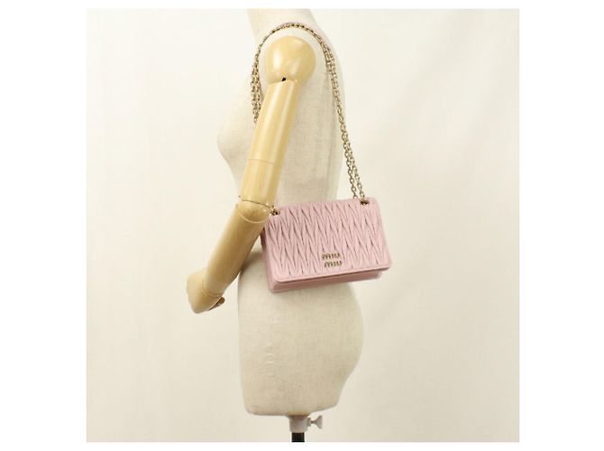 Borsa a tracolla Miu Miu in pelle di agnello rosa - vista 8