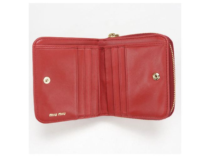Portafoglio bi-fold Miu Miu in rosso - vista 3