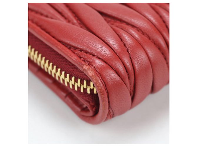 Portafoglio bi-fold Miu Miu in rosso - vista 6