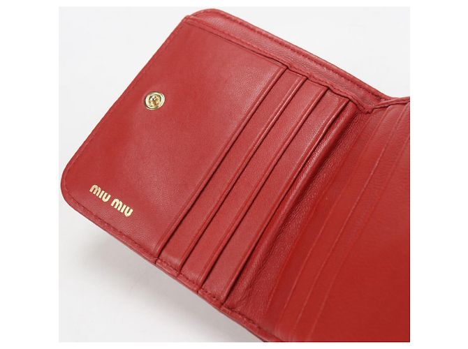 Portafoglio bi-fold Miu Miu in rosso - vista 7