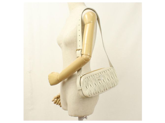 Miu Miu Ivory Schultertasche Roh - Ansicht 9