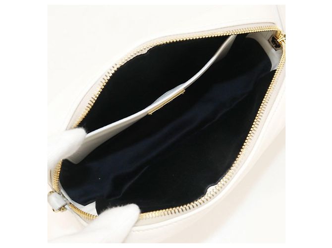 Borsa a tracolla Miu Miu in pelle bianca Bianco - vista 3