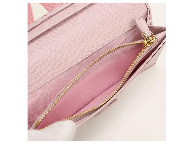 Saffiano Prada Bi-fold langes Portemonnaie in Pink - Ansicht 5