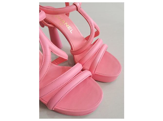 Chanel Sandali platform Parthenon in pelle di capra rosa - vista 2