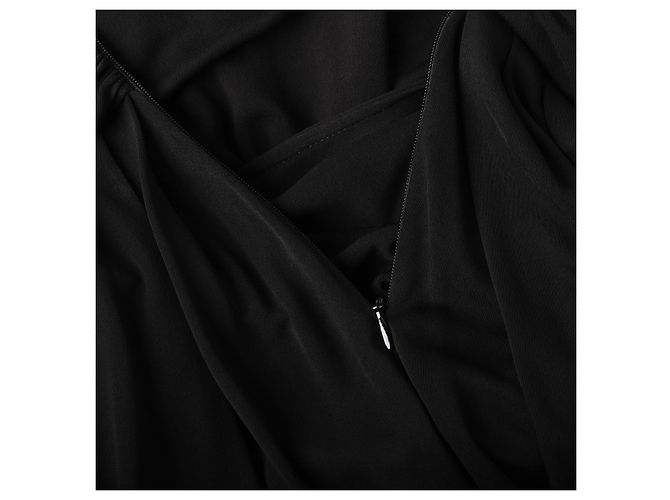 Vestido Hermès de jersey drapeado negro con hebilla de gancho plateada oversized – años 00 - vista 5