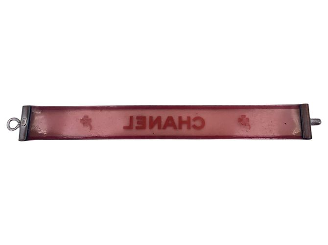 Chanel Bracciale rigido in gomma rosa con logo a trifoglio e dettagli in tono argento - vista 2