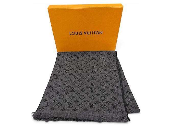 Louis Vuitton Monogram Classic Wool Stole - view 2