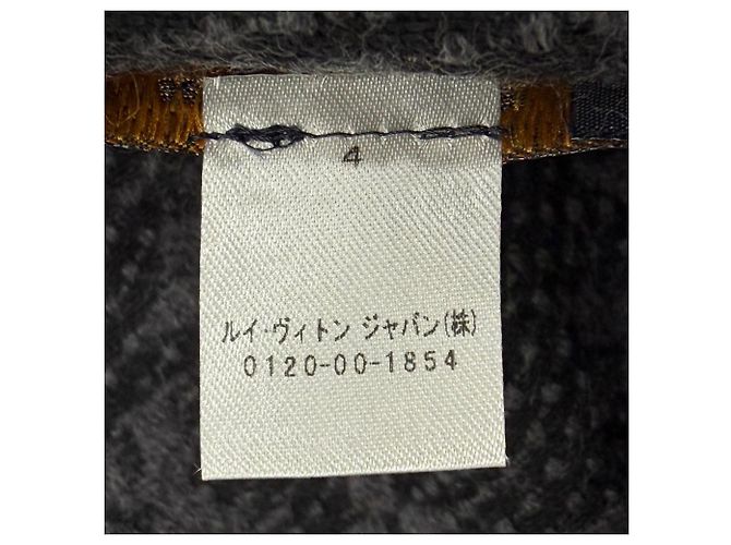 Louis Vuitton Monogram Classic Wool Stole - view 8