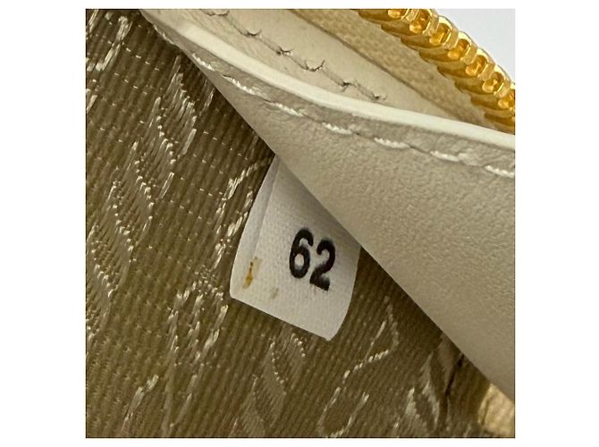 Saffiano Prada Mini-Tasche mit Kettenriemen Weiß - Ansicht 13