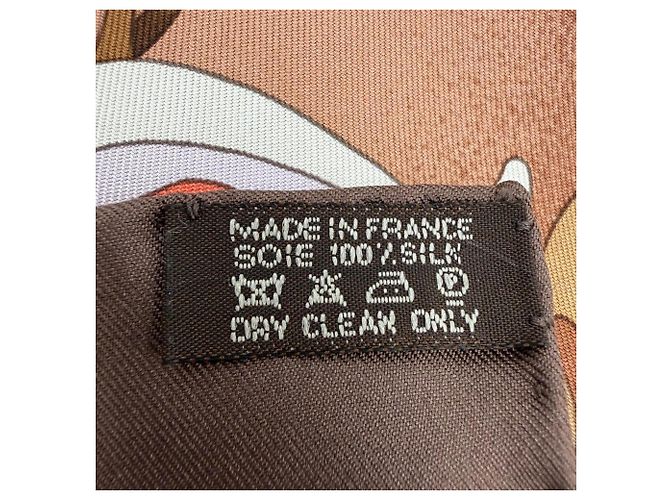 Hermès Foulard di seta Hermes Carre 90 La Vie Du Grand Nord Marrone Multicolore - vista 8