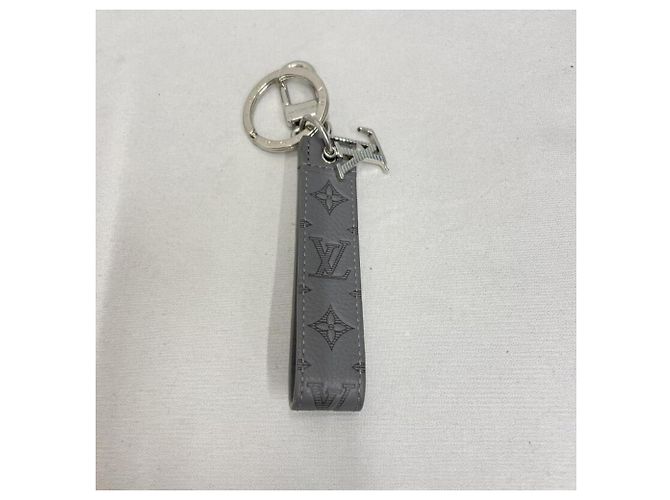 Portachiavi Dragonne Monogram Shadow Louis Vuitton - vista 2