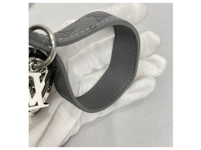 Portachiavi Dragonne Monogram Shadow Louis Vuitton - vista 9