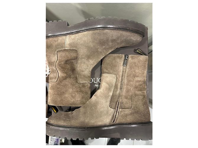 Autre Marque Botas Chelsea Doucal's de ante marrón con suela dentada Castaño - vista 9