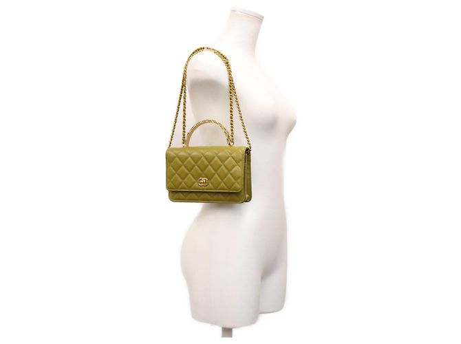 Borsa a tracolla Chanel in pelle d'agnello matelassé kaki Cachi - vista 13