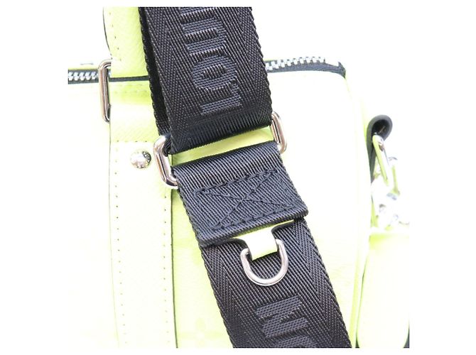 Borsa a tracolla Louis Vuitton Taigarama Keepall Bandoulière 25 Giallo - vista 6