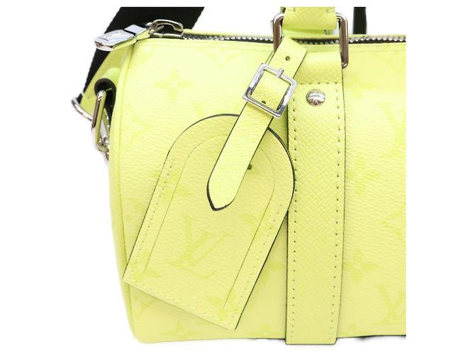 Borsa a tracolla Louis Vuitton Taigarama Keepall Bandoulière 25 Giallo - vista 7
