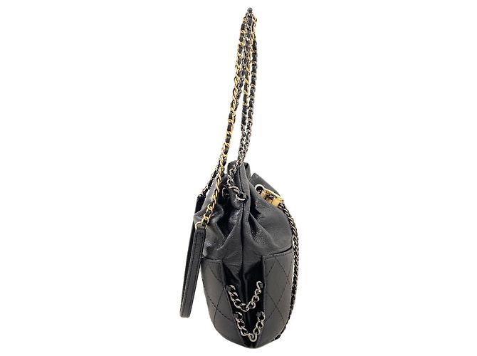 Borsa a tracolla Chanel Gabrielle Matelassé Nero - vista 3
