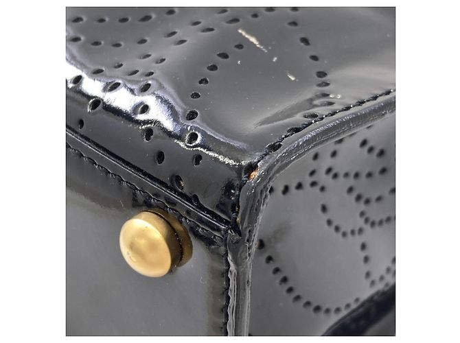 Chanel Camellia perforierte Handtasche Schwarz - Ansicht 17