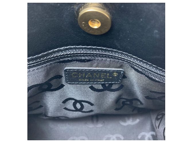 Chanel Camellia perforierte Handtasche Schwarz - Ansicht 6