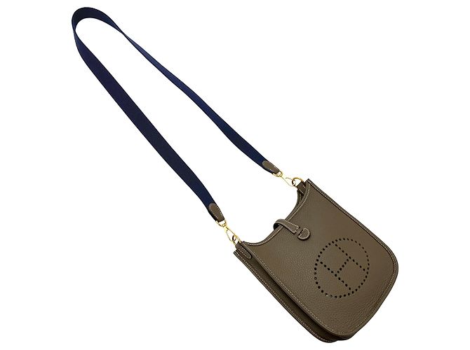 Hermès Borsa Hermes Evelyne TPM Marrone Taupe Blu navy - vista 4