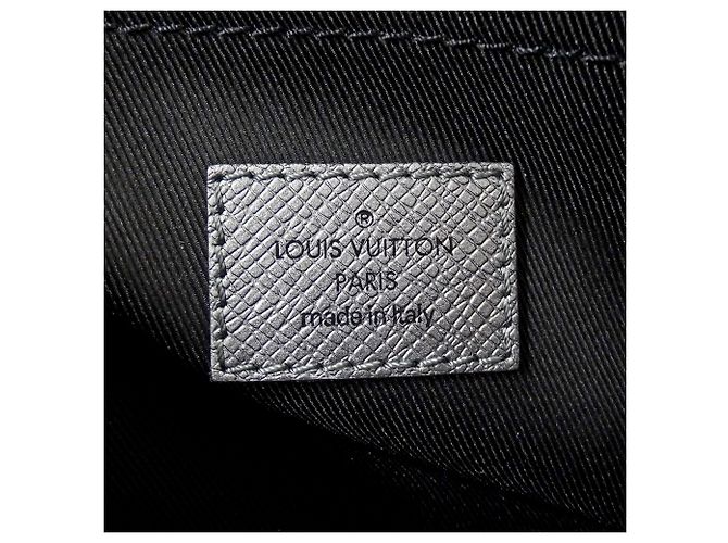 Sac à main Louis Vuitton Taigarama Métallisé - vue 6