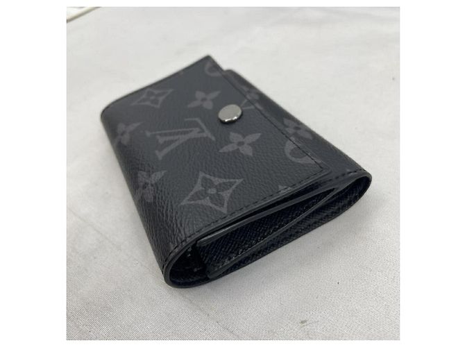 Portafoglio Louis Vuitton Eclipse Victor Tri-Fold Nero Monogramma - vista 3