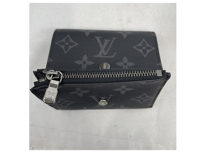 Portafoglio Louis Vuitton Eclipse Victor Tri-Fold Nero Monogramma - vista 4