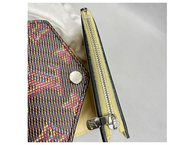 Louis Vuitton Monogram LV Pop Portefeuille Zoé Compact Wallet - vista 4