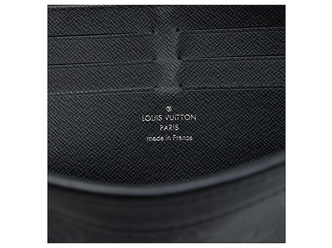 Louis Vuitton Black Monogram Eclipse Pochette Voyage MM Schwarz - Ansicht 5
