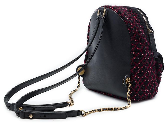 Chanel Mini gesteppter Tweed Rucksack in Schwarz mit CC-Tasche - Ansicht 2