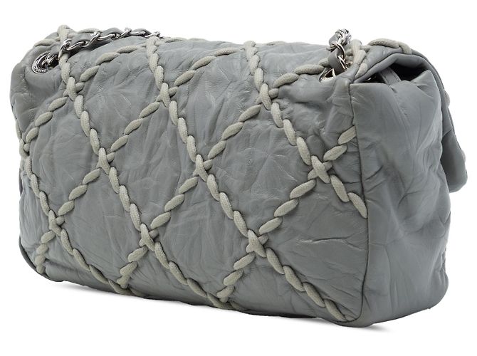 Chanel Gray Medium Quilted Crinkled Calfskin Ultra Stitch Flap Marrone - vista 2